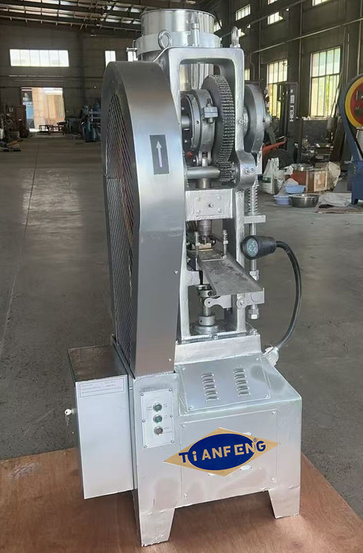 1.5KW de puissance du moteur Grand cube Tablette de presse pour 2800 pièces/heure Capacité et production