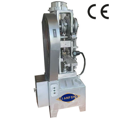 1.5KW Moteur Power Tablet Press Machine pour une profondeur de remplissage maximale de 25 mm et la production